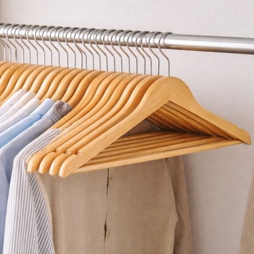 Cintres bois 45 cm élégants et solides avec crochet rotatif – idéal penderie manteaux et chemises