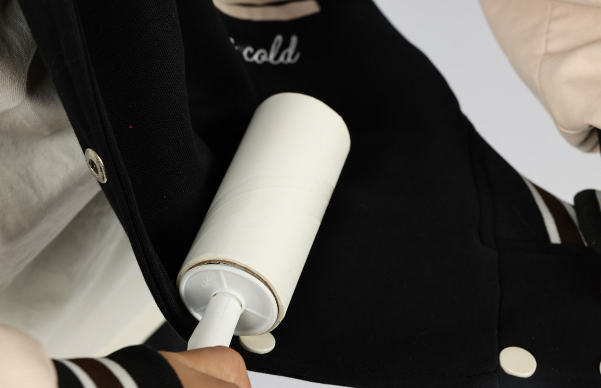 Brosse adhésive avec poignée et 6 rouleaux – 360 feuilles pour enlever poils, peluches ou poussières.