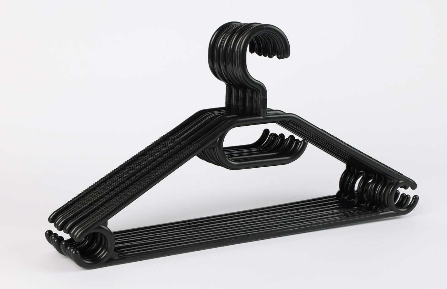 Lot de 10 cintres en plastique 40 cm pour vêtements, idéal rangement dressing ou déménagement.