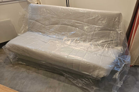 Housse de protection 95×235×30 cm pour couvrir matelas, canapé ou mobilier contre la poussière et l’humidité.