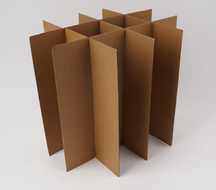 Séparateur 12 bouteilles – sécurise le transport de bouteilles en carton pendant un déménagement ou une expédition.