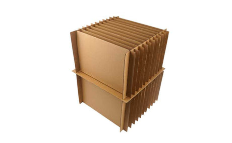 Séparateur en carton alvéolé pour 24 assiettes, inséré dans un carton grand volume 45x45x56,5 cm.